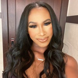 Meet your Posher, Noelle